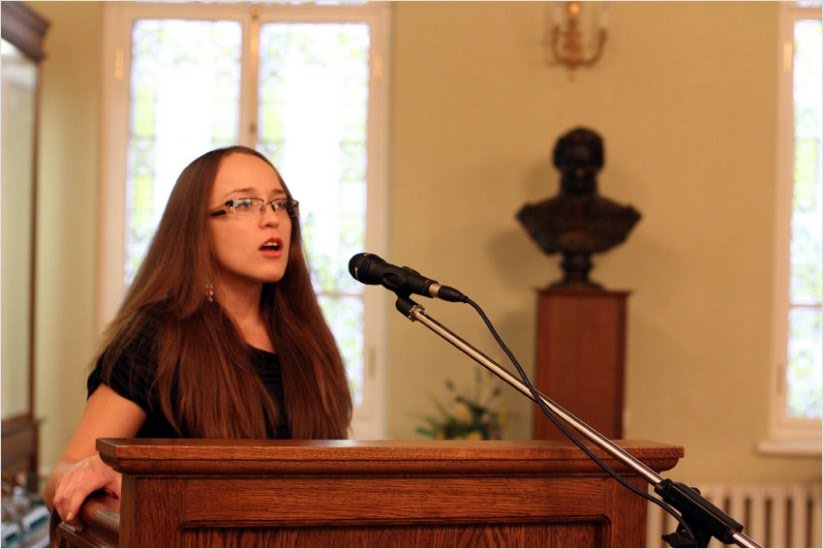 �������