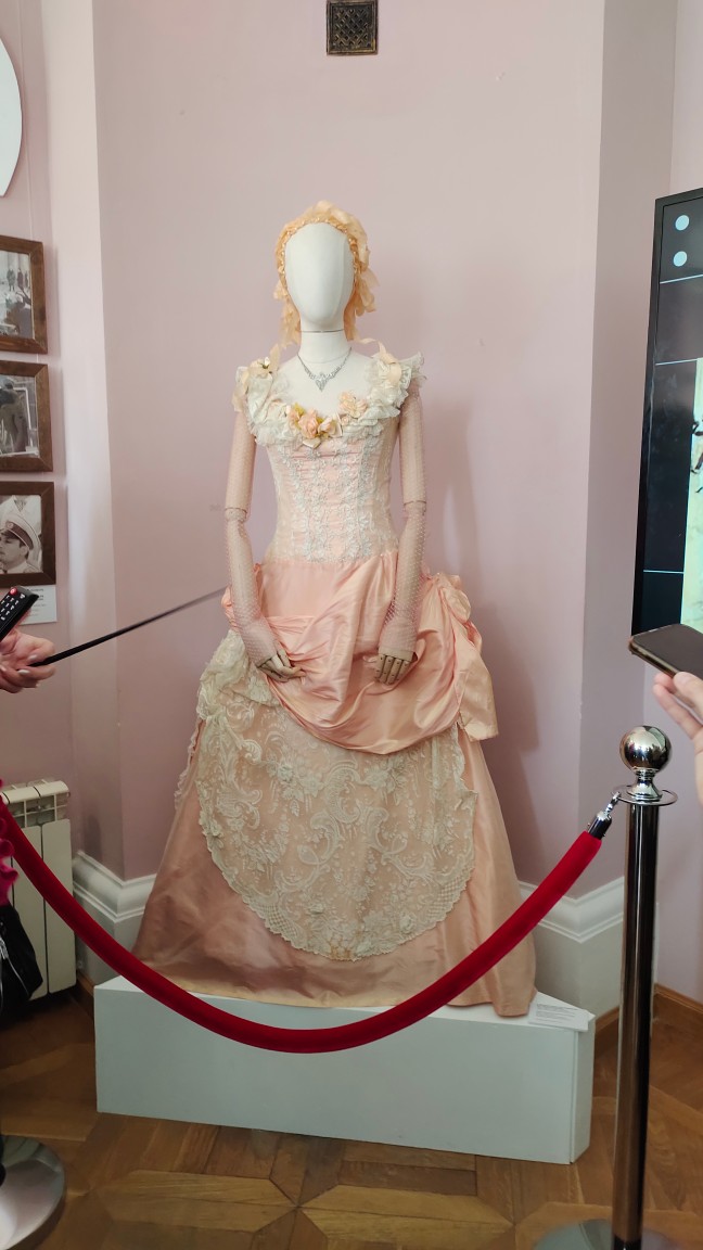 Вальс жизни в доме Левушки Толстого Вальс жизни в доме Левушки Толстого