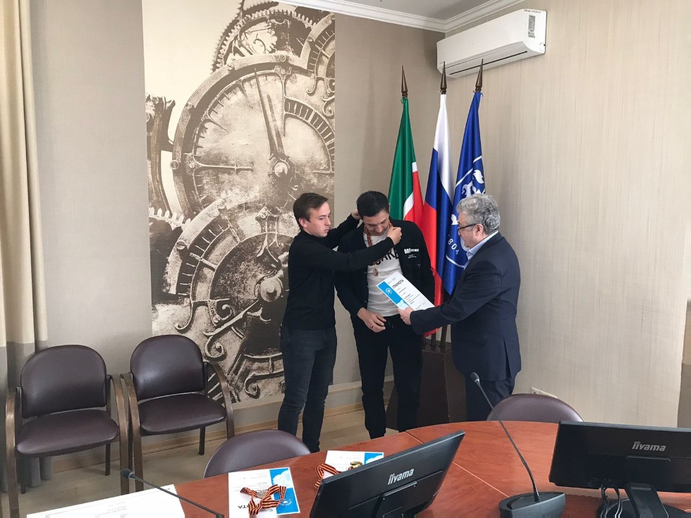 ���������� �������� ����� 1 ����� � ���������-�������������� ���� 