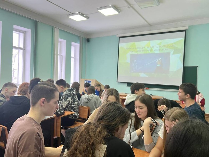 Преподаватели Елабужского института КФУ продолжают работу со школьниками психолого-педагогических классов г. Елабуги Преподаватели Елабужского института КФУ продолжают работу со школьниками психолого-педагогических классов г. Елабуги