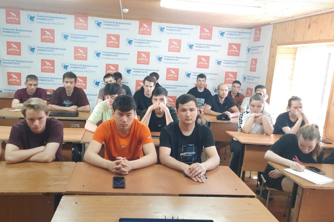 Профильная смена в СОЛ 'Буревестник' Профильная смена в СОЛ 'Буревестник'