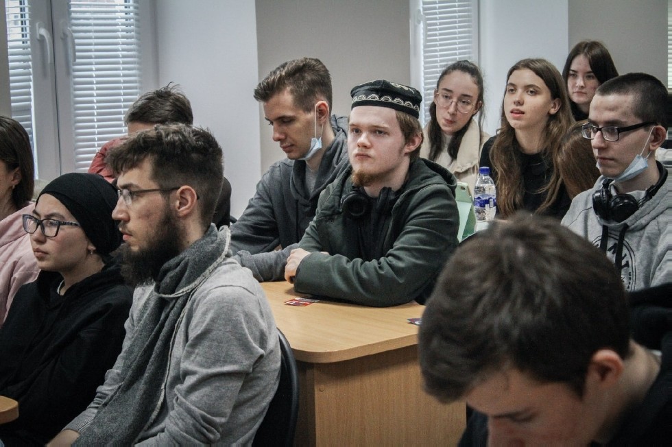 На кафедре религиоведения КФУ прошел научный семинар На кафедре религиоведения КФУ прошел научный семинар