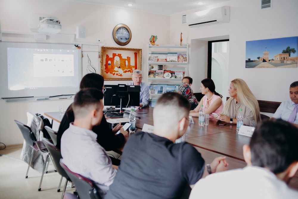 Российский историк-востоковед Михаил Якушев встретился со студентами КФУ Российский историк-востоковед Михаил Якушев встретился со студентами КФУ