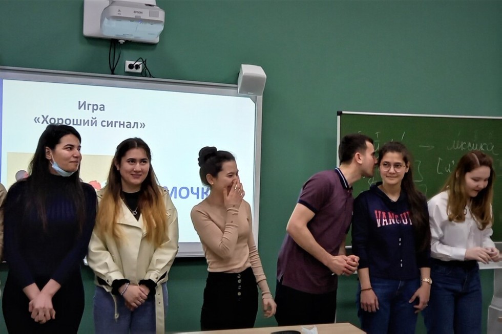 Очередное занятие в в КдИС 'О русском на русском интересно' Очередное занятие в в КдИС 'О русском на русском интересно'