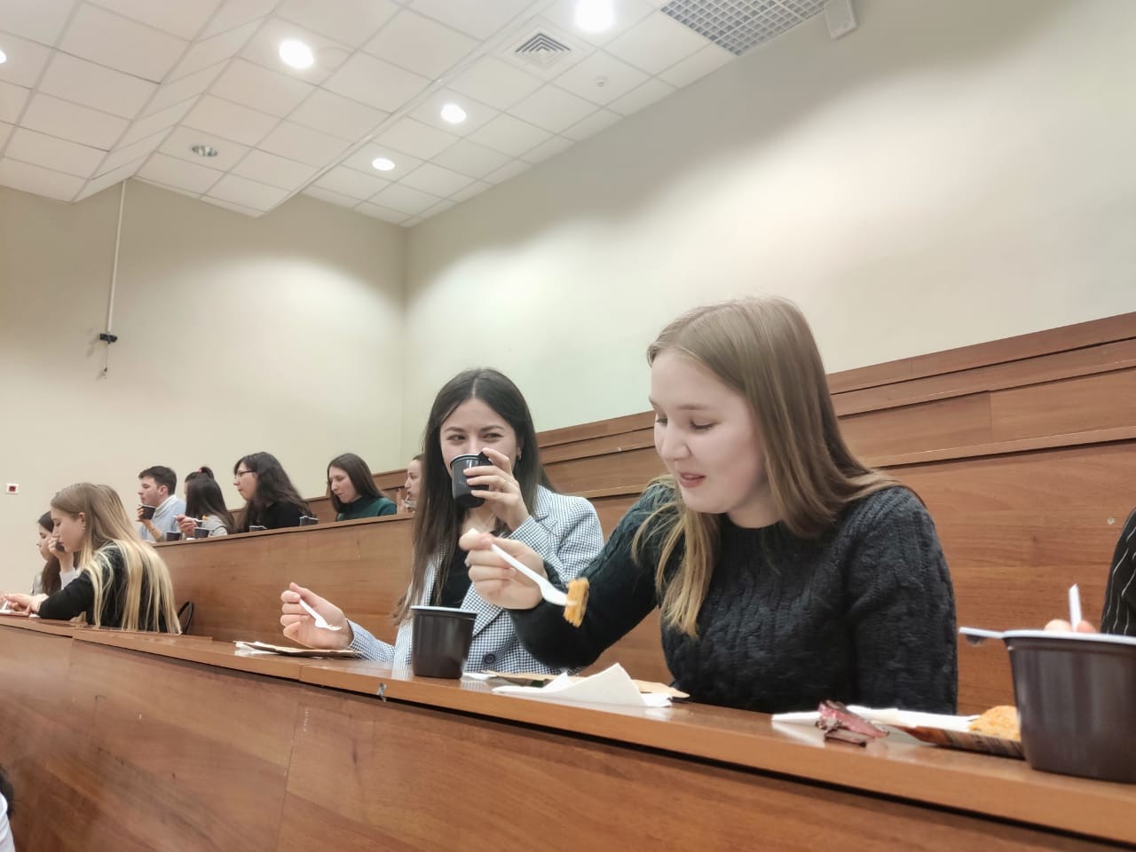 Милли мәдәният һәм мәгариф югары мәктәбе студентлары төрек теле кичәсен үткәрде Милли мәдәният һәм мәгариф югары мәктәбе студентлары төрек теле кичәсен үткәрде