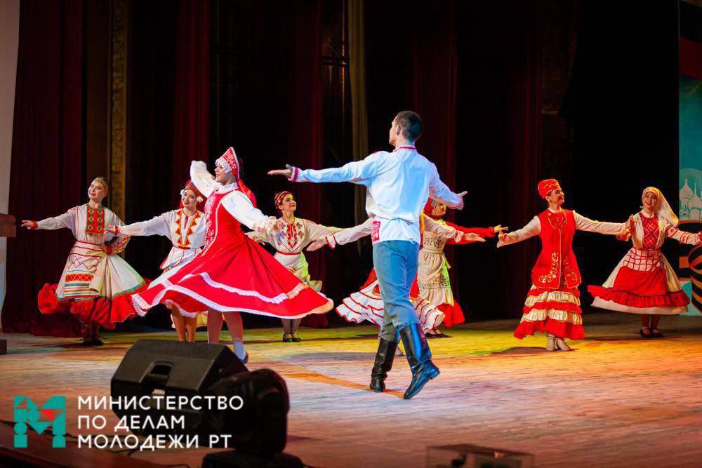 День народного единства ? это не просто дата в календаре, это символ сплоченности и взаимопонимания между различными народами, населяющими нашу страну. День народного единства ? это не просто дата в календаре, это символ сплоченности и взаимопонимания между различными народами, населяющими нашу страну.