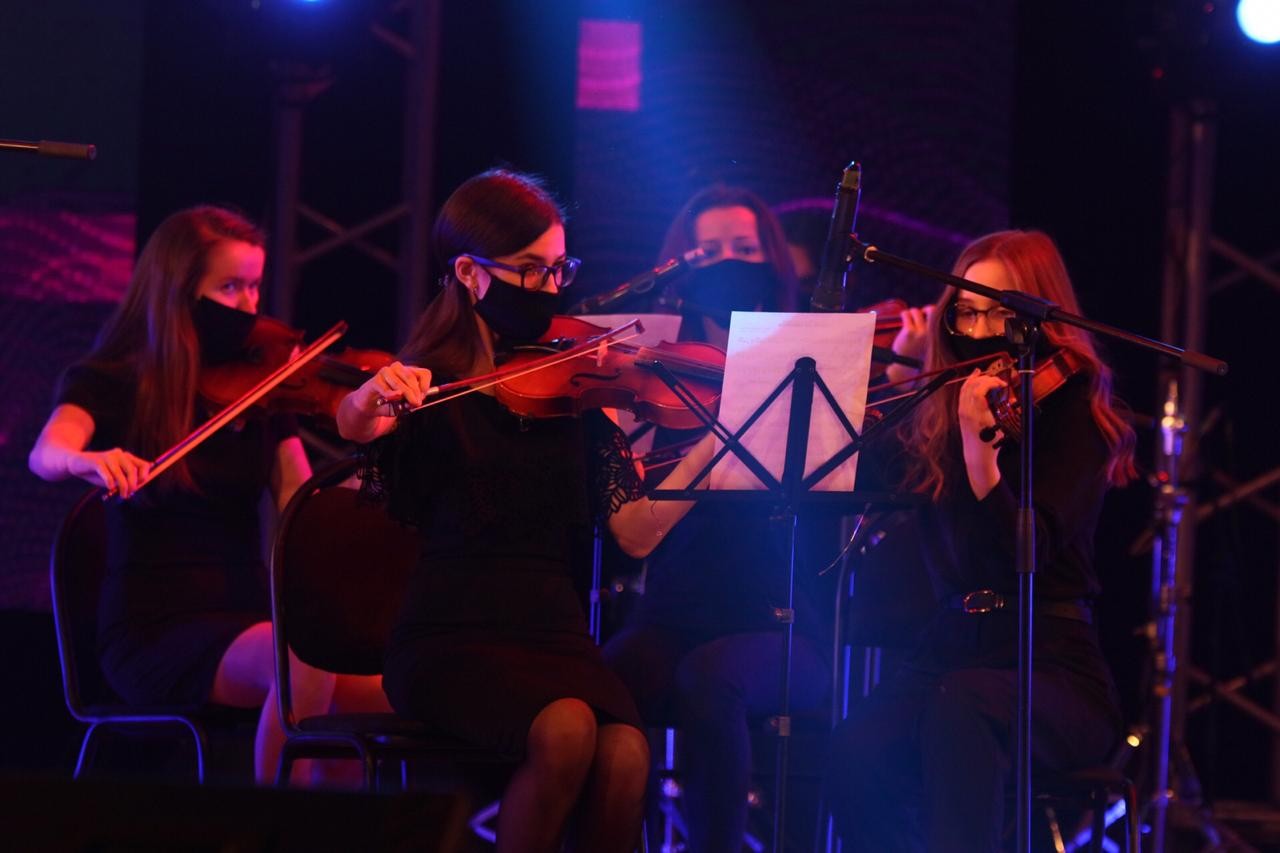 Freshman Day Gala held amid attendance restrictions Freshman Day Gala held amid attendance restrictions