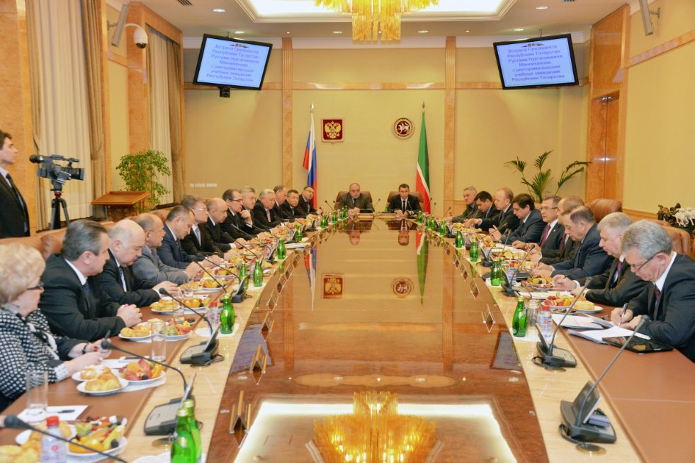 Президент Татарстана встретился с ректорами вузов республики ,КФУ, Президент РТ Рустам Минниханов