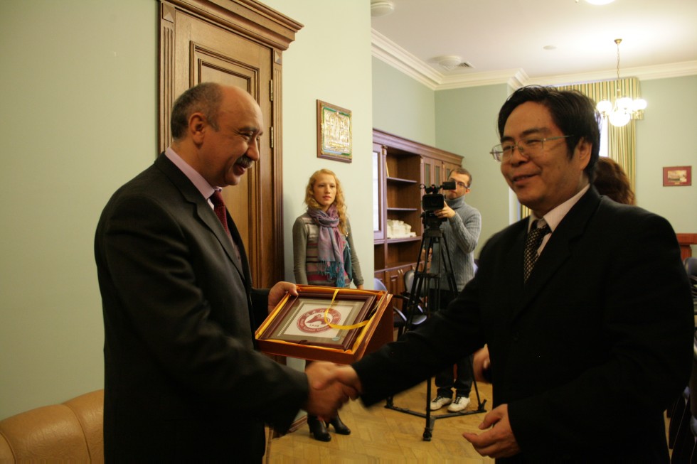 ����������