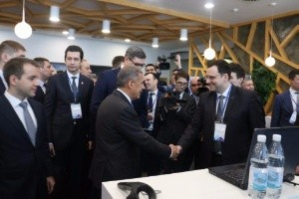 Professor Evgeni Magid and Research Associate Roman Lavrenov presented to President of Tatarstan Republic Rustam Minnikhanov a project on development a path search algorithm in search and rescue scenarios for a heterogeneous group of robots ,Higher Institute of ITIS,LIRS,Digital media lab, intelligent robotics