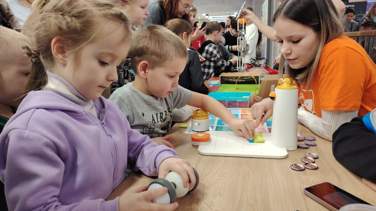 Елабужский институт КФУ представил научные интерактивы на фестивале PROнаука Елабужский институт КФУ представил научные интерактивы на фестивале PROнаука