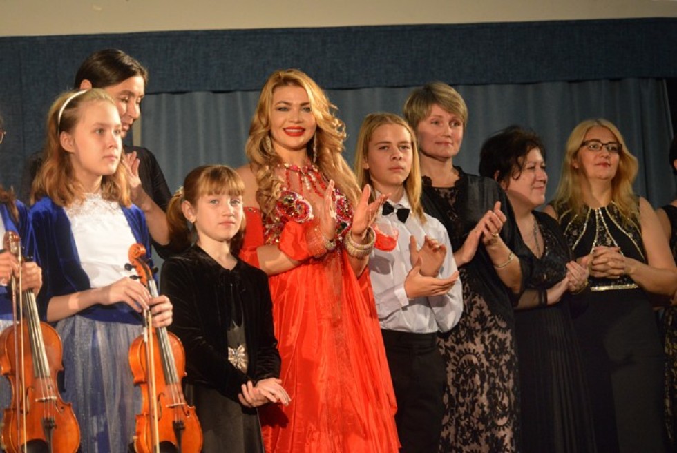 Танцуют все! Состоялось открытие музыкально-образовательного лектория сезона 2019/2020 Танцуют все! Состоялось открытие музыкально-образовательного лектория сезона 2019/2020