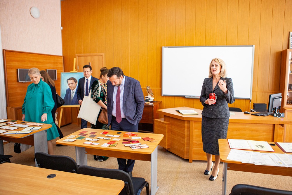 IX ������������ ������: �������� (����)