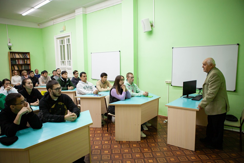 На отделении экономических и юридических наук состоялась встреча с жителем блокадного Ленинграда Владимиром Сергеевичем Громовым На отделении экономических и юридических наук состоялась встреча с жителем блокадного Ленинграда Владимиром Сергеевичем Громовым