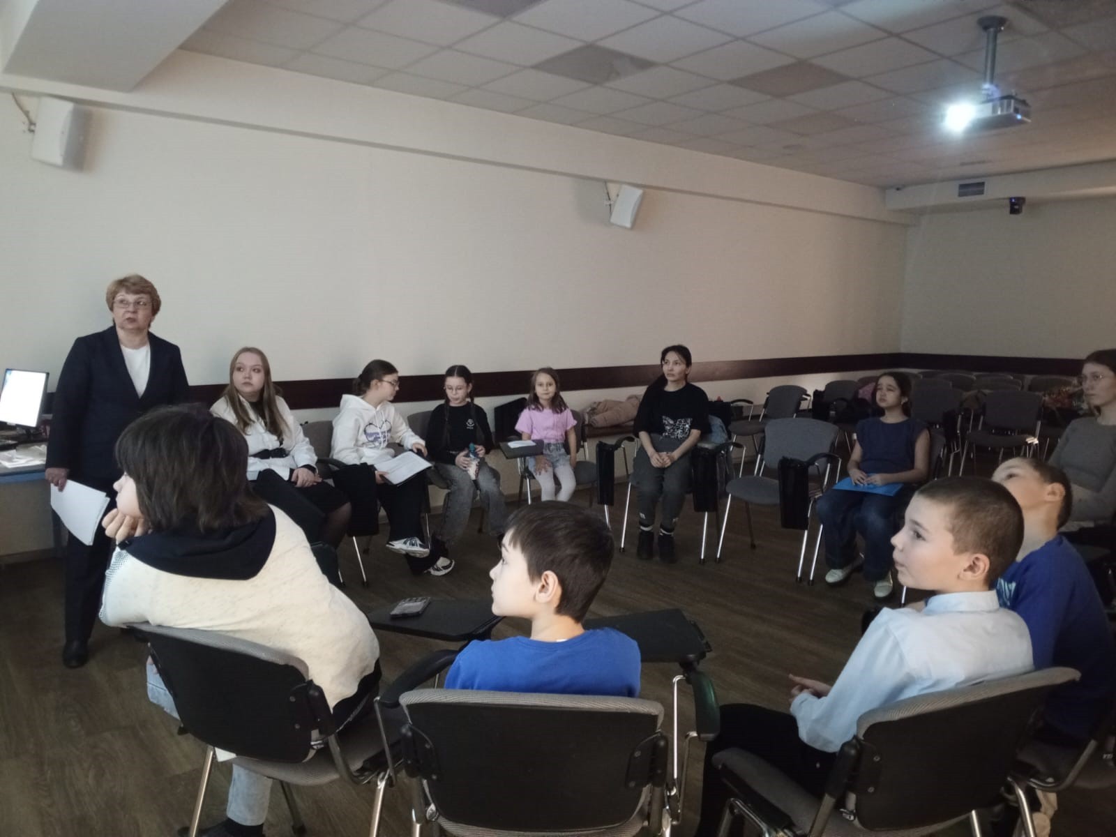 Репетиция спектакля в детском театре КФУ 'Радуга'. посвященного 80-летию Великой Победы, Году Защитника Отечества в Российской Федерации, Дню Победы 9 Мая, 220-летию Казанского университета Репетиция спектакля в детском театре КФУ 'Радуга'. посвященного 80-летию Великой Победы, Году Защитника Отечества в Российской Федерации, Дню Победы 9 Мая, 220-летию Казанского университета