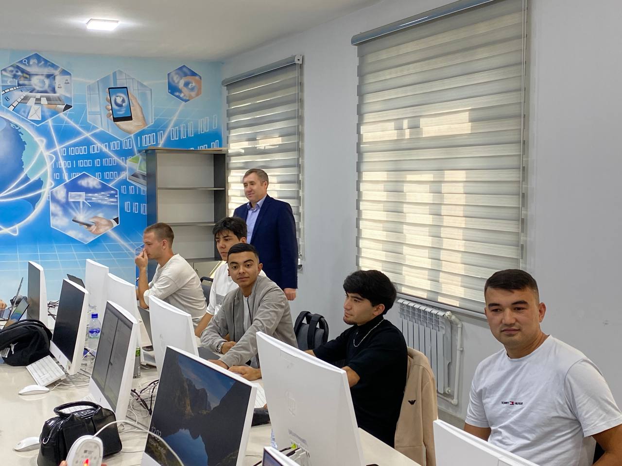 Рабочий визит преподавателей ИВМиИТ в филиал КФУ в г. Джизаке Рабочий визит преподавателей ИВМиИТ в филиал КФУ в г. Джизаке