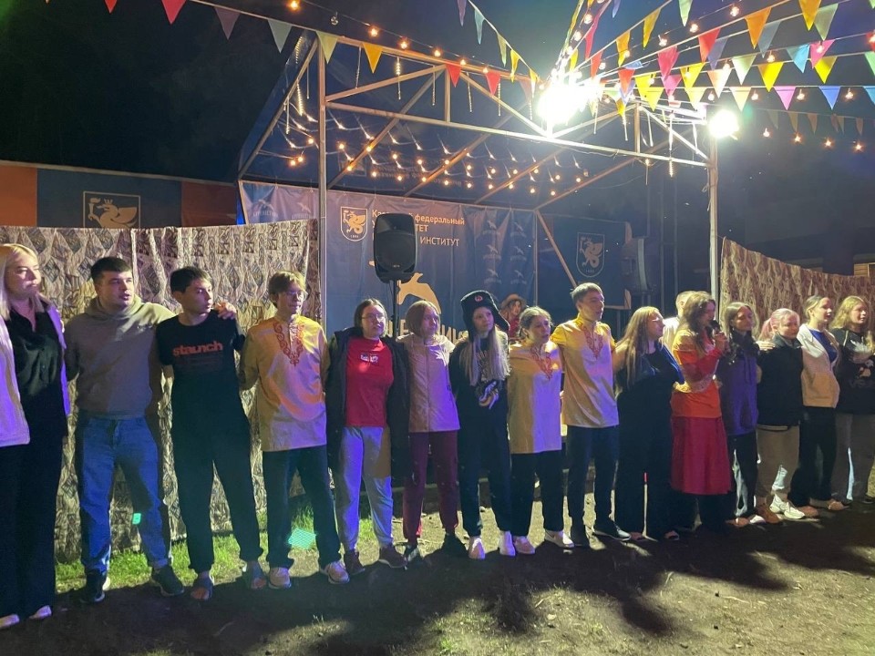 Лето в 'Буревестнике': состоялось открытие молодежной профильной смены 'Лидер' Лето в 'Буревестнике': состоялось открытие молодежной профильной смены 'Лидер'