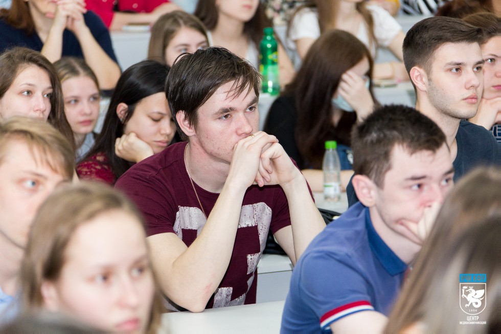 Андрей Максимов: 'Человек сам создаёт тот мир, в котором он живёт' Андрей Максимов: 'Человек сам создаёт тот мир, в котором он живёт'