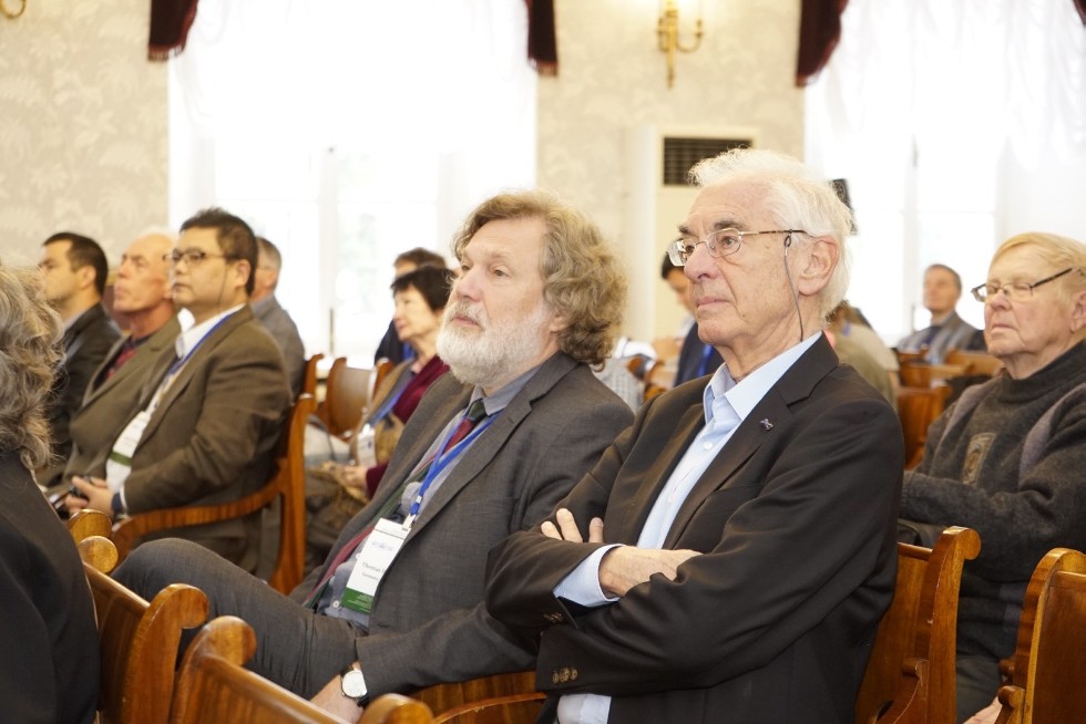 EPR-75 conference on magnetic resonance