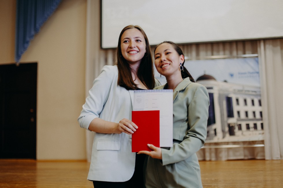 Состоялось торжественное вручение дипломов выпускникам бакалавриата по направлению Состоялось торжественное вручение дипломов выпускникам бакалавриата по направлению
