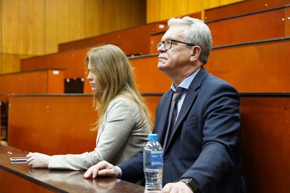 � ��������� ������ ��� ���������� ���������, ����������� 100-����� �� ��� �������� ����� ��������