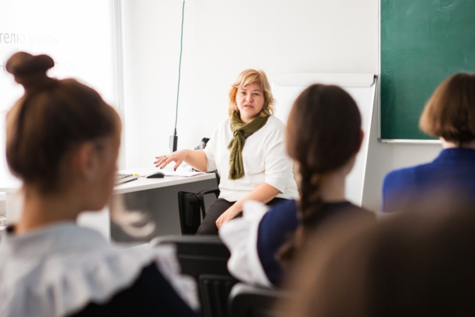 Встреча студентов Елабужского института и учеников 'Университетской' школы с преподавателями из Казани Встреча студентов Елабужского института и учеников 'Университетской' школы с преподавателями из Казани