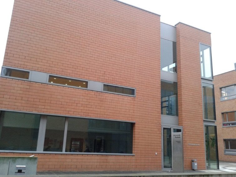 Professor Varfolomeev eliminates all differences between Russian and German laboratories