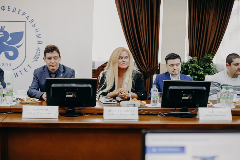 Ректор КФУ встретился с представителями Ассоциации молодых ученых вуза ,имо