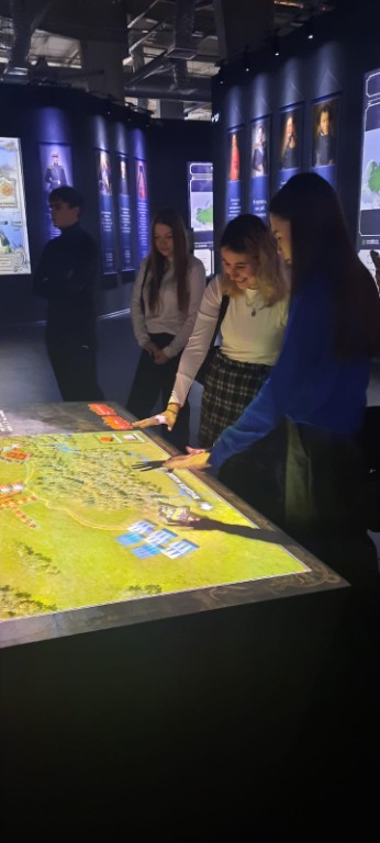 Студенты ВШИЯиП посетили мультимедийный исторический парк 'Россия?моя история' Студенты ВШИЯиП посетили мультимедийный исторический парк 'Россия?моя история'