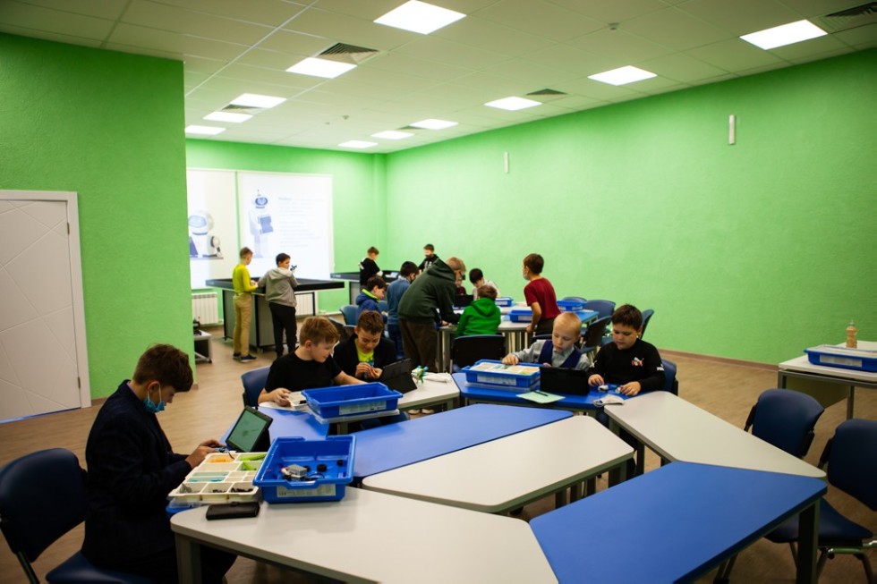 ����������