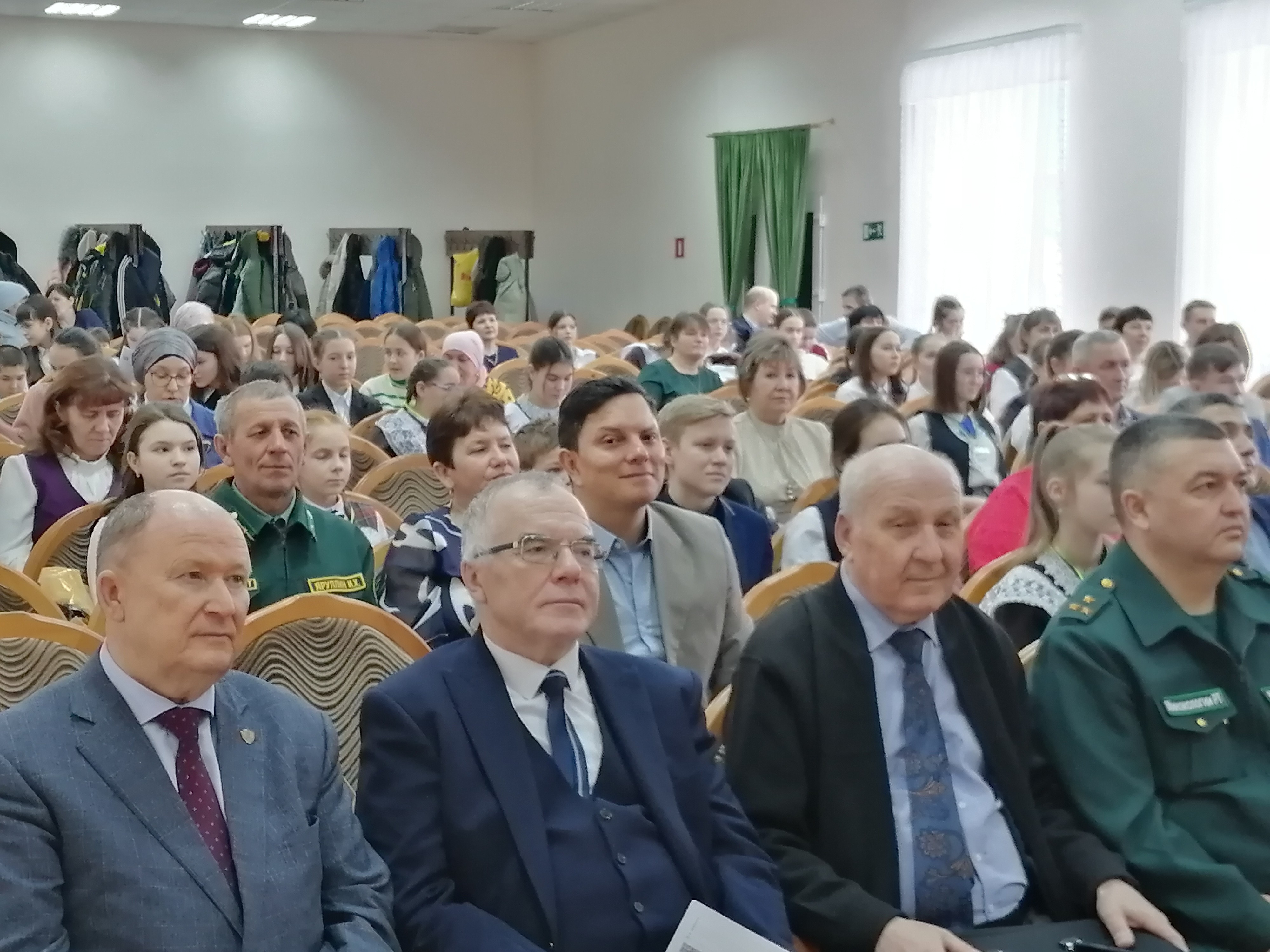 IV республиканская научно-практическая конференция школьников 'Экология вокруг нас' IV республиканская научно-практическая конференция школьников 'Экология вокруг нас'