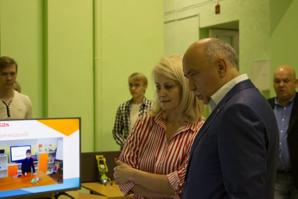 В Елабужском институте КФУ состоялось обсуждение дорожной карты вуза В Елабужском институте КФУ состоялось обсуждение дорожной карты вуза