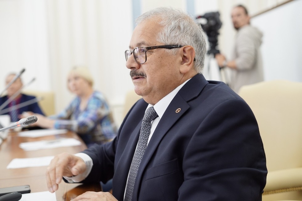 Student recruitment and other matters discussed with Chengdu company Beijing Tianfu and Sichuanese schools