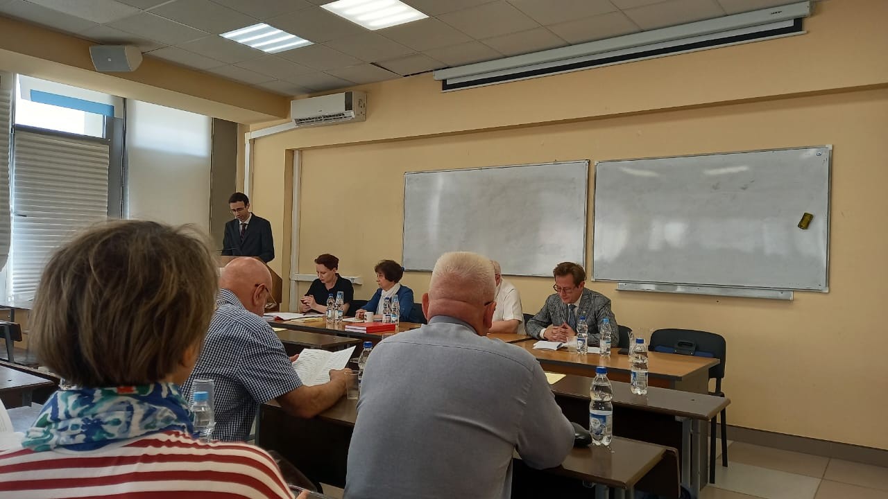 Поздравляем ассистента кафедры религиоведения Спиридона Меласа с успешной защитой кандидатской диссертации! Поздравляем ассистента кафедры религиоведения Спиридона Меласа с успешной защитой кандидатской диссертации!