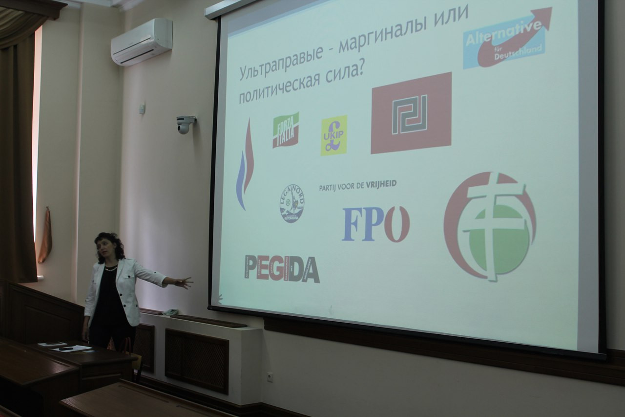 C 19 по 24 июня 2017 года на базе кафедры международного и европейского права юридического факультета КФУ прошла международная междисциплинарная летняя школа ? европейский молодежный форум 'К 60-летию Римских договоров: история и современные вызовы' в рамках мероприятий Центра превосходства Жана Монне в области европейских исследований VOICES+. C 19 по 24 июня 2017 года на базе кафедры международного и европейского права юридического факультета КФУ прошла международная междисциплинарная летняя школа ? европейский молодежный форум 'К 60-летию Римских договоров: история и современные вызовы' в рамках мероприятий Центра превосходства Жана Монне в области европейских исследований VOICES+.