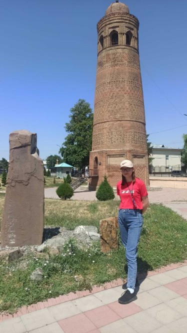 Студенты Елабужского института участники X Болгарской международной археологической школы Студенты Елабужского института участники X Болгарской международной археологической школы