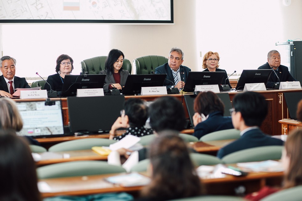 В ИМО торжественно открыли X Семинар по корееведению(фоторепортаж) В ИМО торжественно открыли X Семинар по корееведению(фоторепортаж)