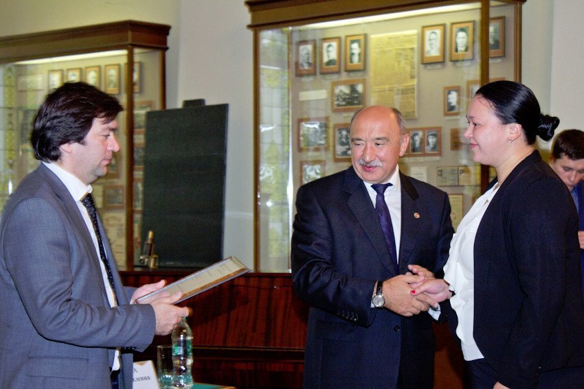 International Cambridge Certificates awarded in KFU