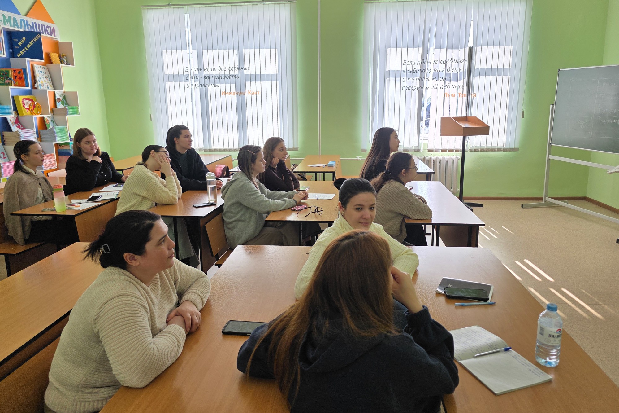 Студенты Елабужского института КФУ обсудили последствия 'легких денег' на кинопоказе Студенты Елабужского института КФУ обсудили последствия 'легких денег' на кинопоказе