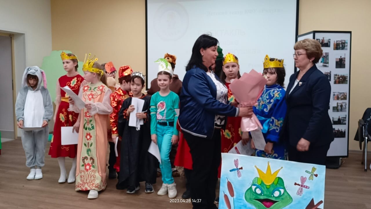 После премьеры спектакля 'Царевна-лягушка' После премьеры спектакля 'Царевна-лягушка'