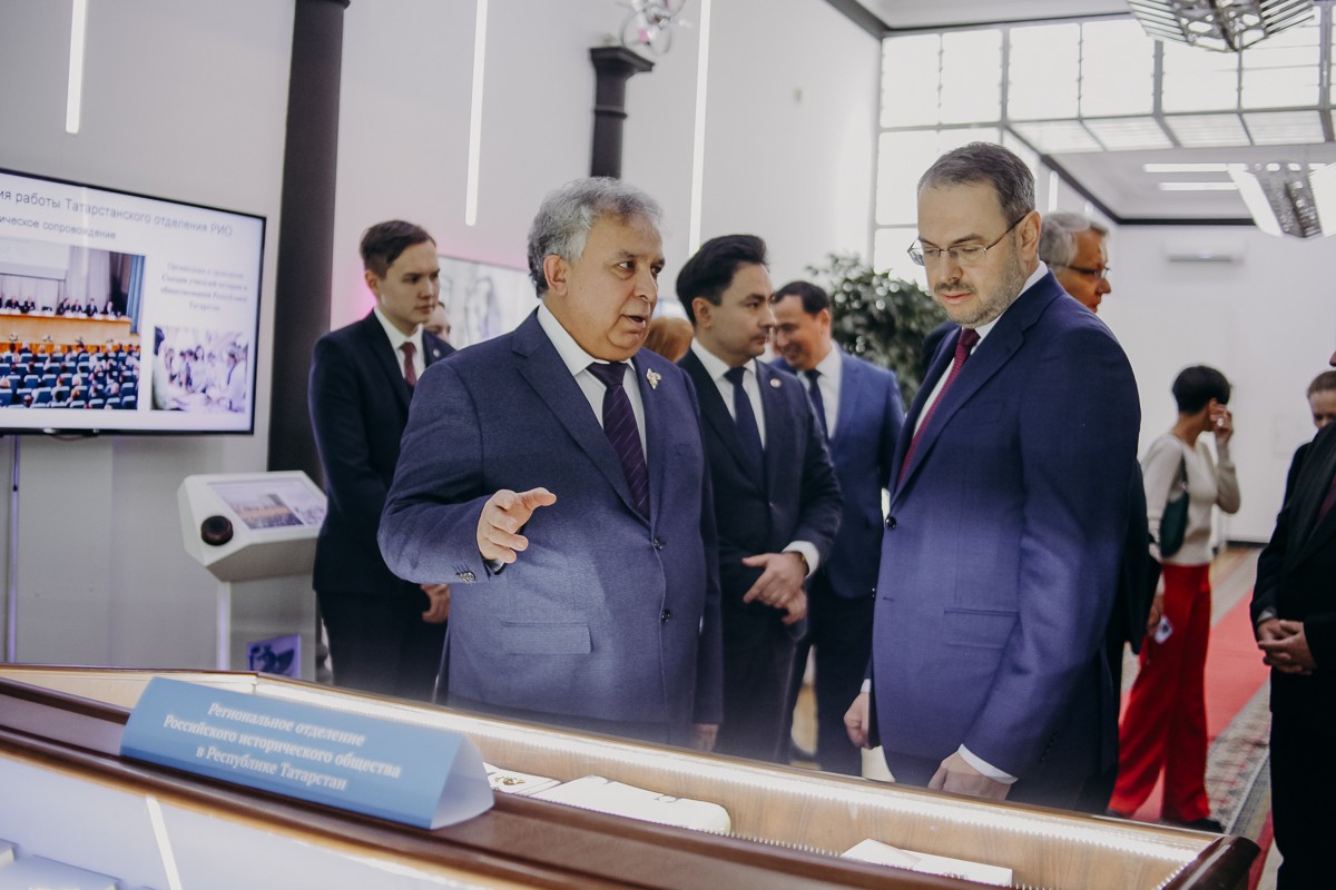 Константин Могилевский: 'КФУ ? один из лидирующих университетов по подготовке историков' Константин Могилевский: 'КФУ ? один из лидирующих университетов по подготовке историков'