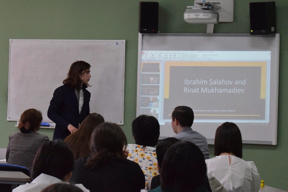 Второй финальный тур Открытого городского конкурса юного переводчика им. Шарафа Мударриса среди учащихся старших классов средних школ Второй финальный тур Открытого городского конкурса юного переводчика им. Шарафа Мударриса среди учащихся старших классов средних школ