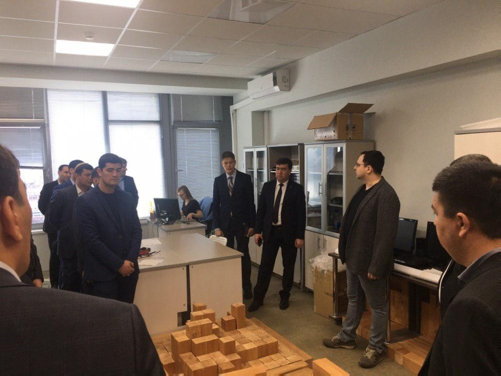 The delegation from Turkmenistan visited the Laboratory of Intelligent Robotic Systems