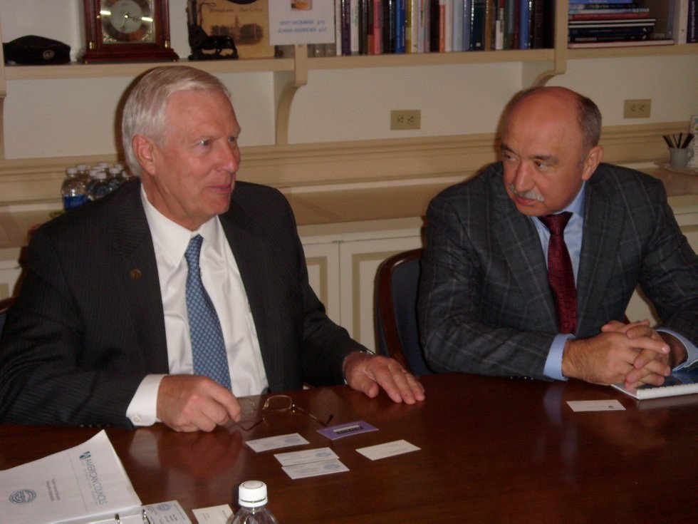 KFU Rector Ilshat Gafurov and President of Penn State University Rodney Erickson Signed MoU