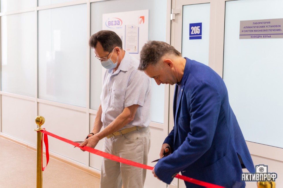 ОТКРЫТИЕ НВОВОЙ ЛАБОРАТОРИИ В НЧИ КФУ! ОТКРЫТИЕ НВОВОЙ ЛАБОРАТОРИИ В НЧИ КФУ!