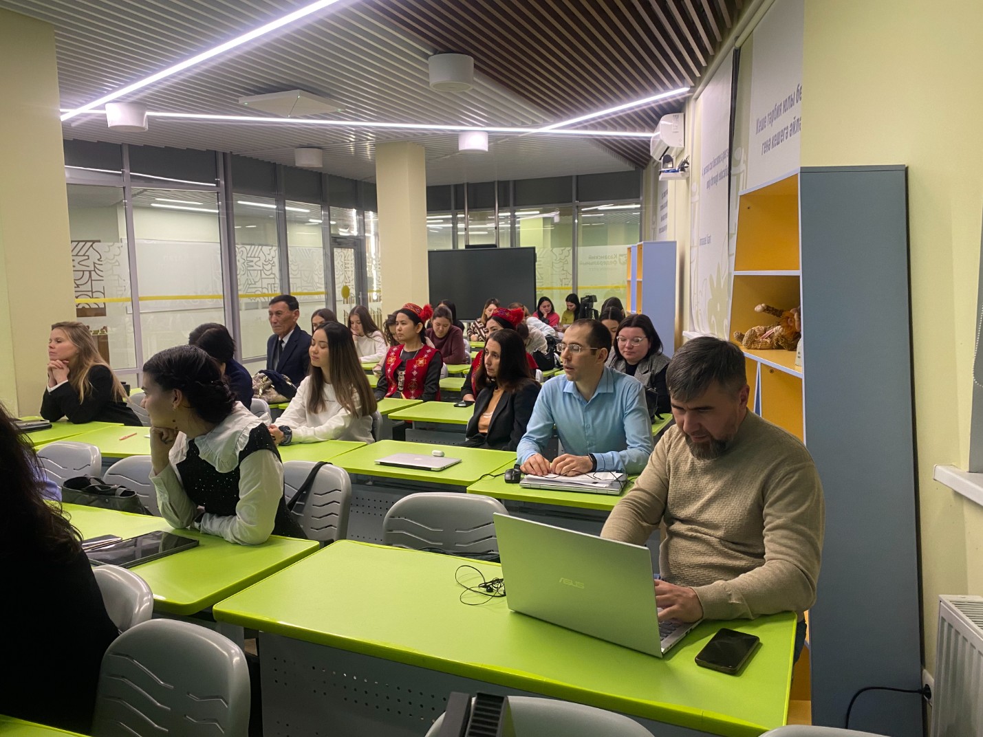 Работа сессии 11 'Языковое разнообразие и многоязычие в образовании' в рамках Международной научной конференции Работа сессии 11 'Языковое разнообразие и многоязычие в образовании' в рамках Международной научной конференции