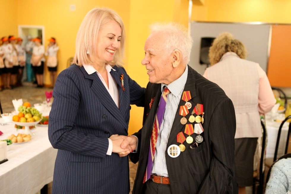 'Поклонимся великим тем годам': День Победы встретили в Елабужском институте КФУ 'Поклонимся великим тем годам': День Победы встретили в Елабужском институте КФУ