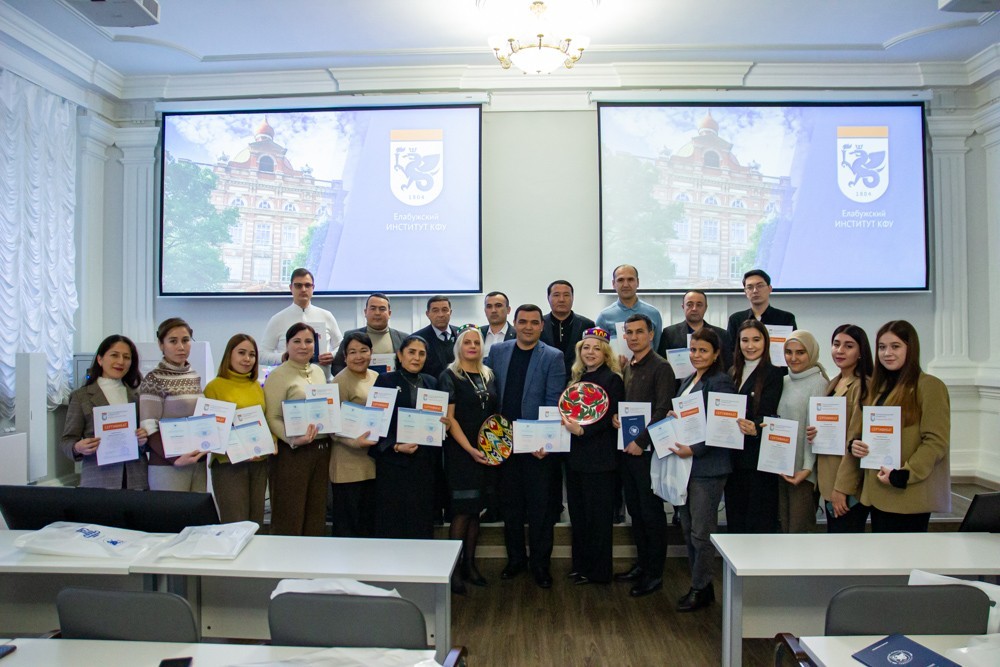 Students of advanced training courses from Termez received certificates