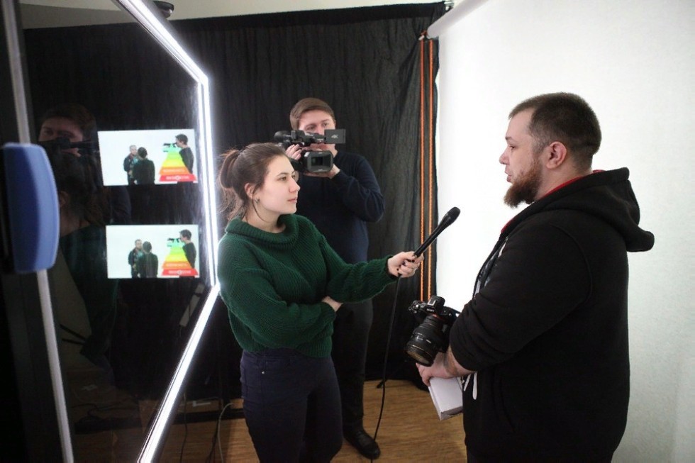 В Елабужском институте КФУ прошёл пресс-тур с участием представителей СМИ и блогеров В Елабужском институте КФУ прошёл пресс-тур с участием представителей СМИ и блогеров