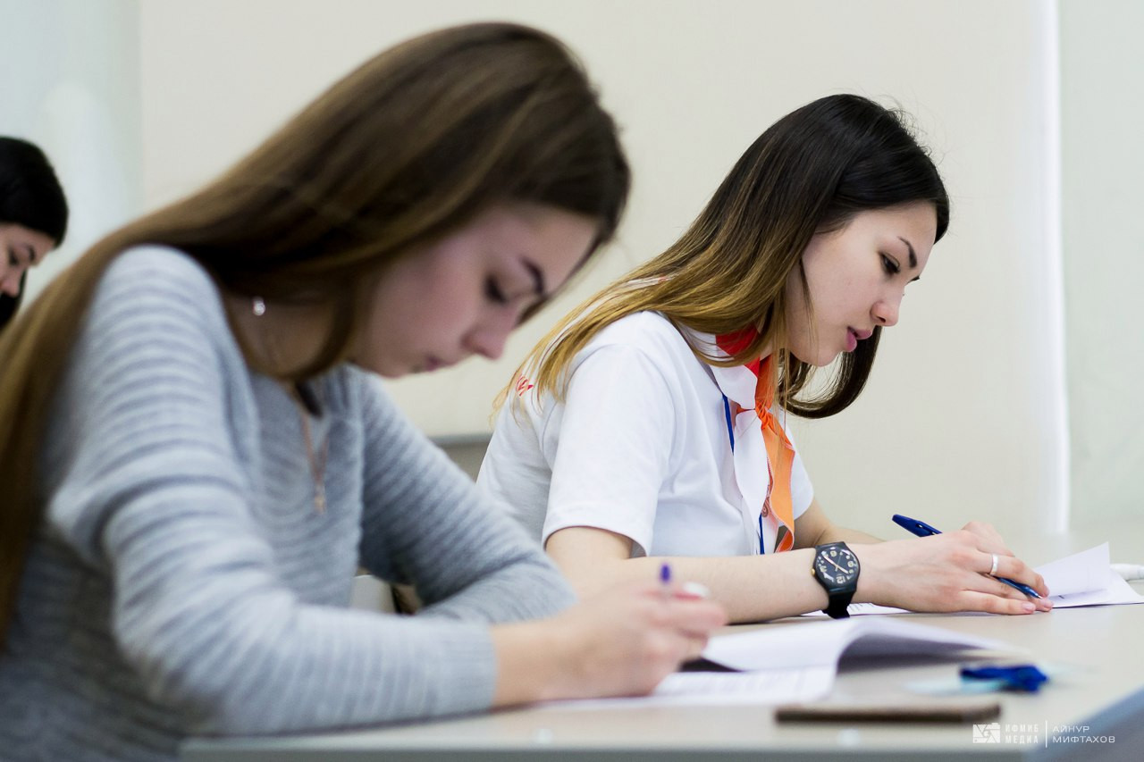 В КФУ провели первый турнир среди студентов по оказанию первой медицинской помощи В КФУ провели первый турнир среди студентов по оказанию первой медицинской помощи